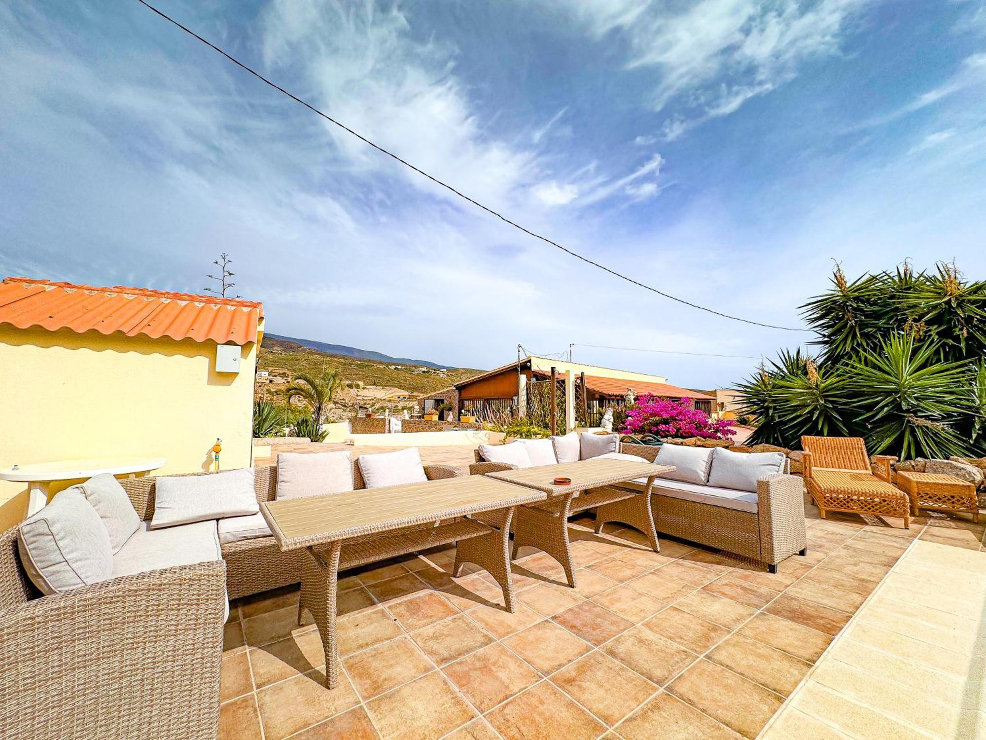 Villa Exquisite Rural House With Garden, Pool And Sea Views Arico Viejo Esterno foto